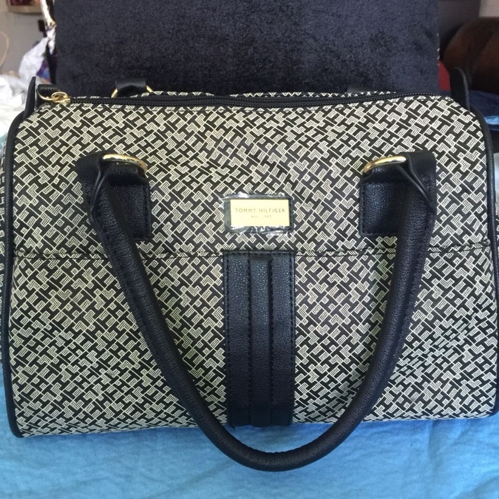 Tommy Hilfiger purse